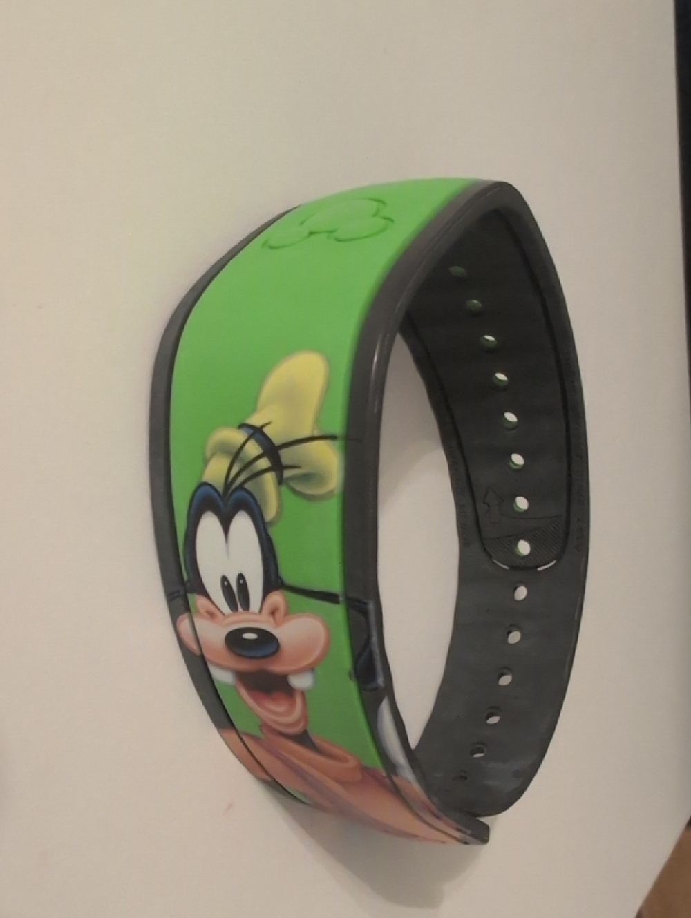 Goofy Green MagicBand-Style Wearable